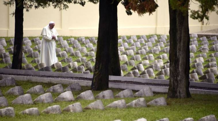 Papa Francesco, dodici mesi in immagini